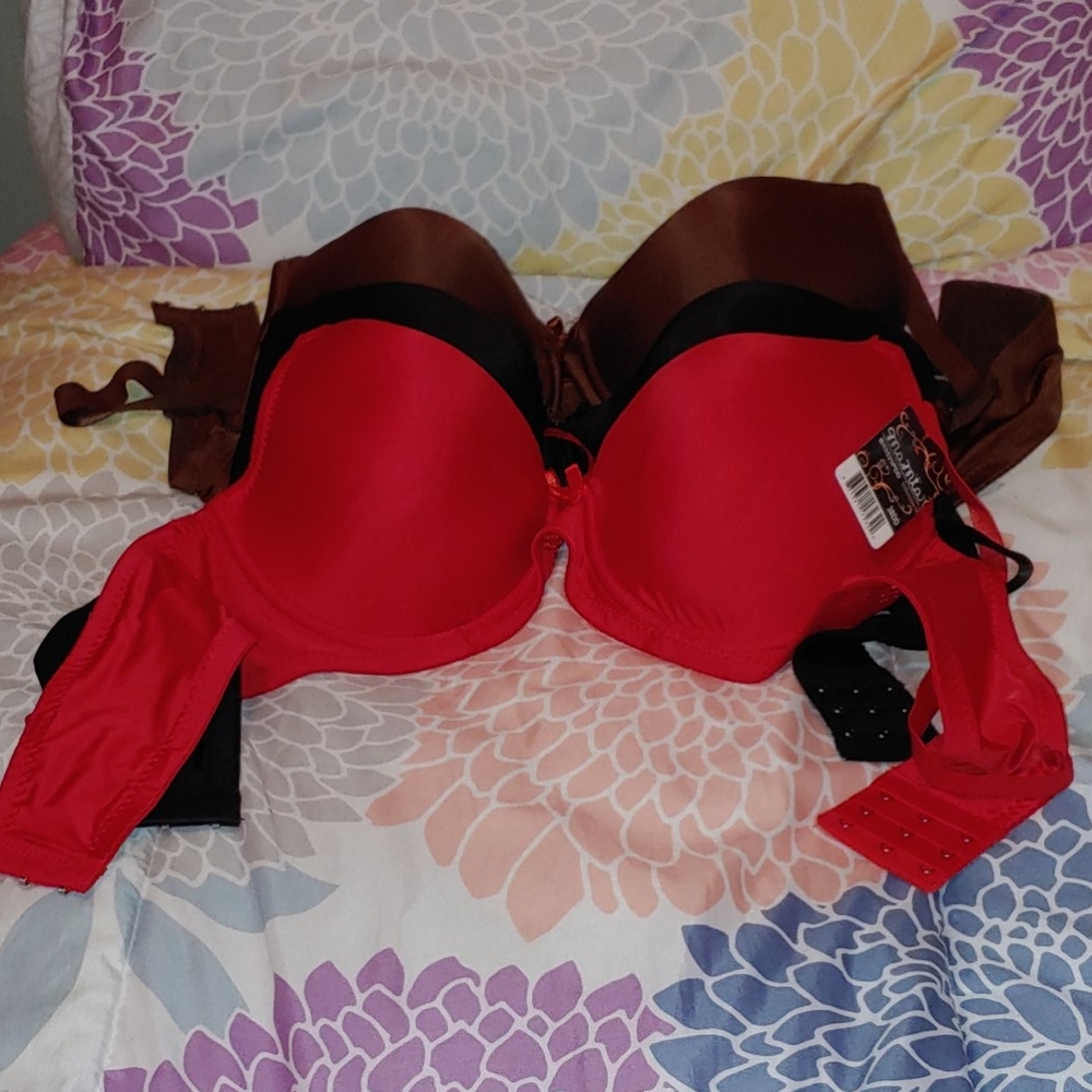 ✨ 2/$20 ✨mamia ma mia bras size 38dd set of 3